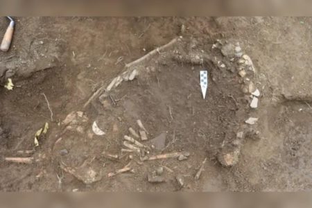 O enterro de uma mulher grávida e de um feto do período Manteño do Equador pode ter sido um sacrifício. Metrópoles