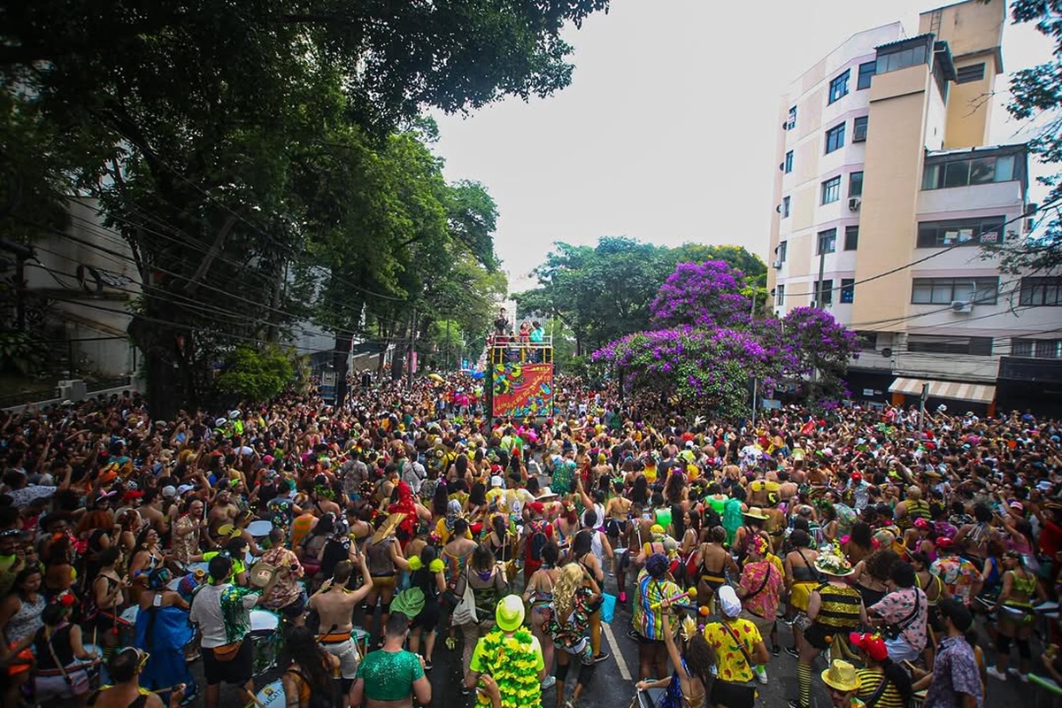 Bloco de Carnaval Abalô-caxi em BH