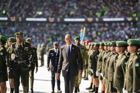 Imagem colorida mostra presidente de Ruanda, Paul Kagame - Metrópoles