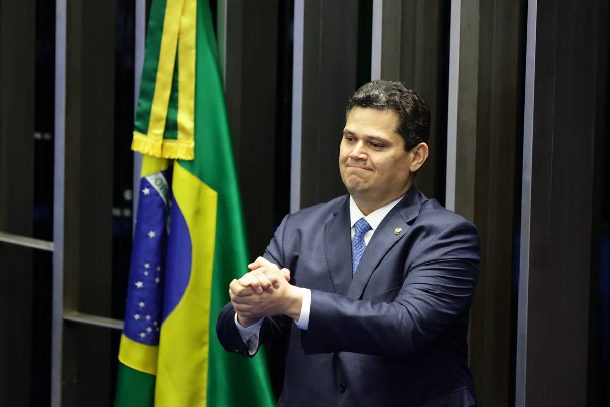 Em discurso como candidato à Presidência do Senado, Davi Alcolumbre (União-AP) coloca como prioridade a defesa das prerrogativas e mandato dos senadores - Metrópoles