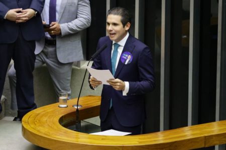 Imagem colorida de Hugo Motta - Metrópoles