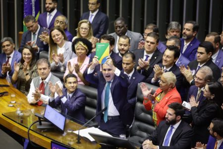 Imagem colorida de Hugo Motta - Metrópoles