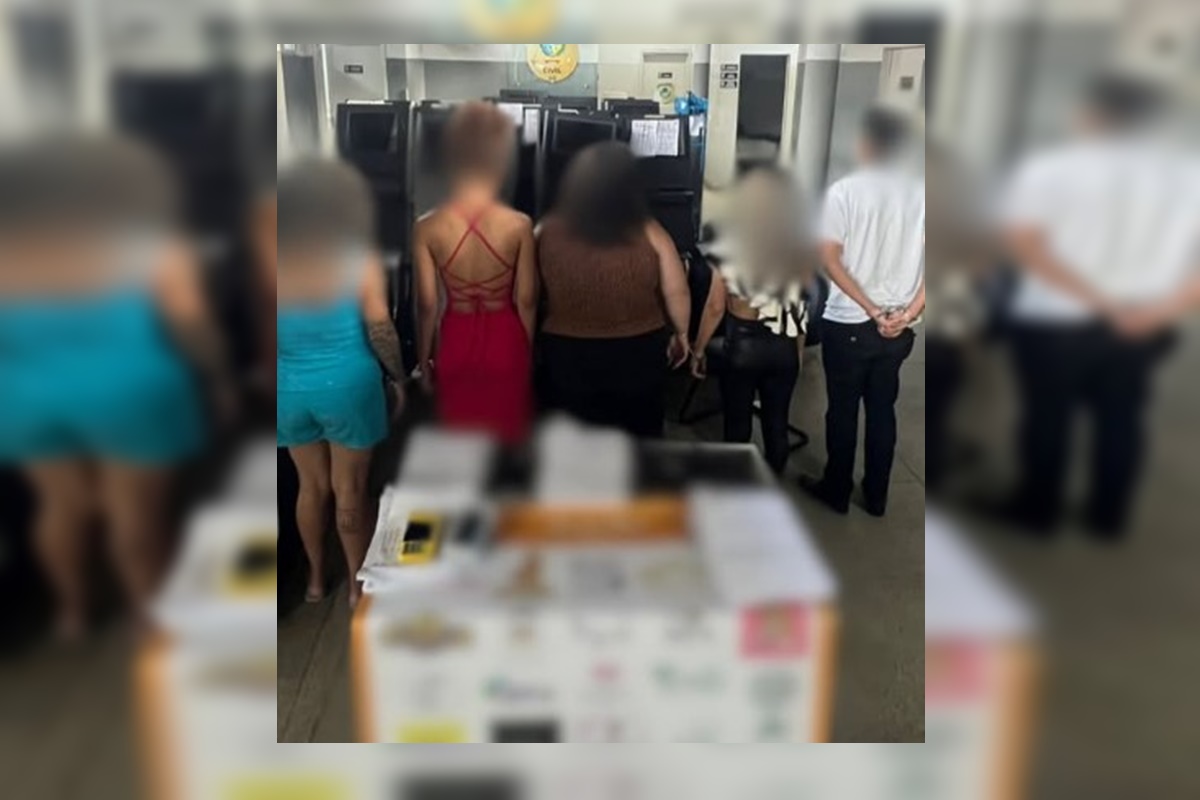 Cinco presos por dar golpes em modelos