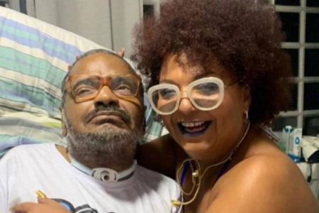 Foto colorida de Babi e Arlindo Cruz