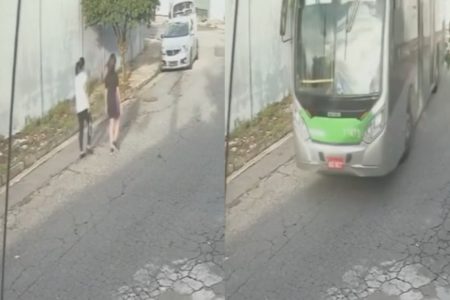 A mulher de 57 anos não resistiu após ter sido atropelada por um ônibus na zona oeste de SP. Bafômetro da motorista resultou negativo - Metrópoles