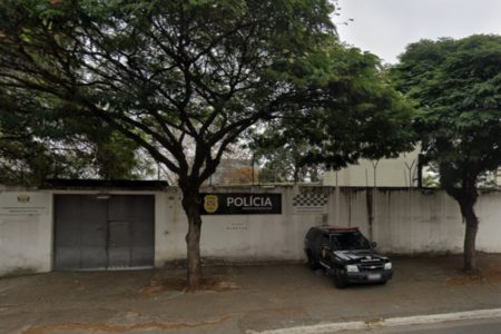 Imagem colorida de presídio da polícia civil na zona oeste de SP. Metrópoles