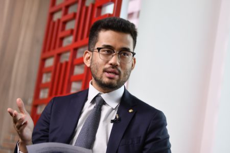 Deputado Kim Kataguiri é entrevistado no estúdio Metrópoles