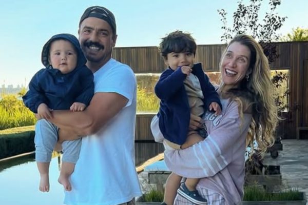 Gabriela Pugliesi deixou o Brasil ao lado do marido, Túlio Dek, e dos dois filhos
