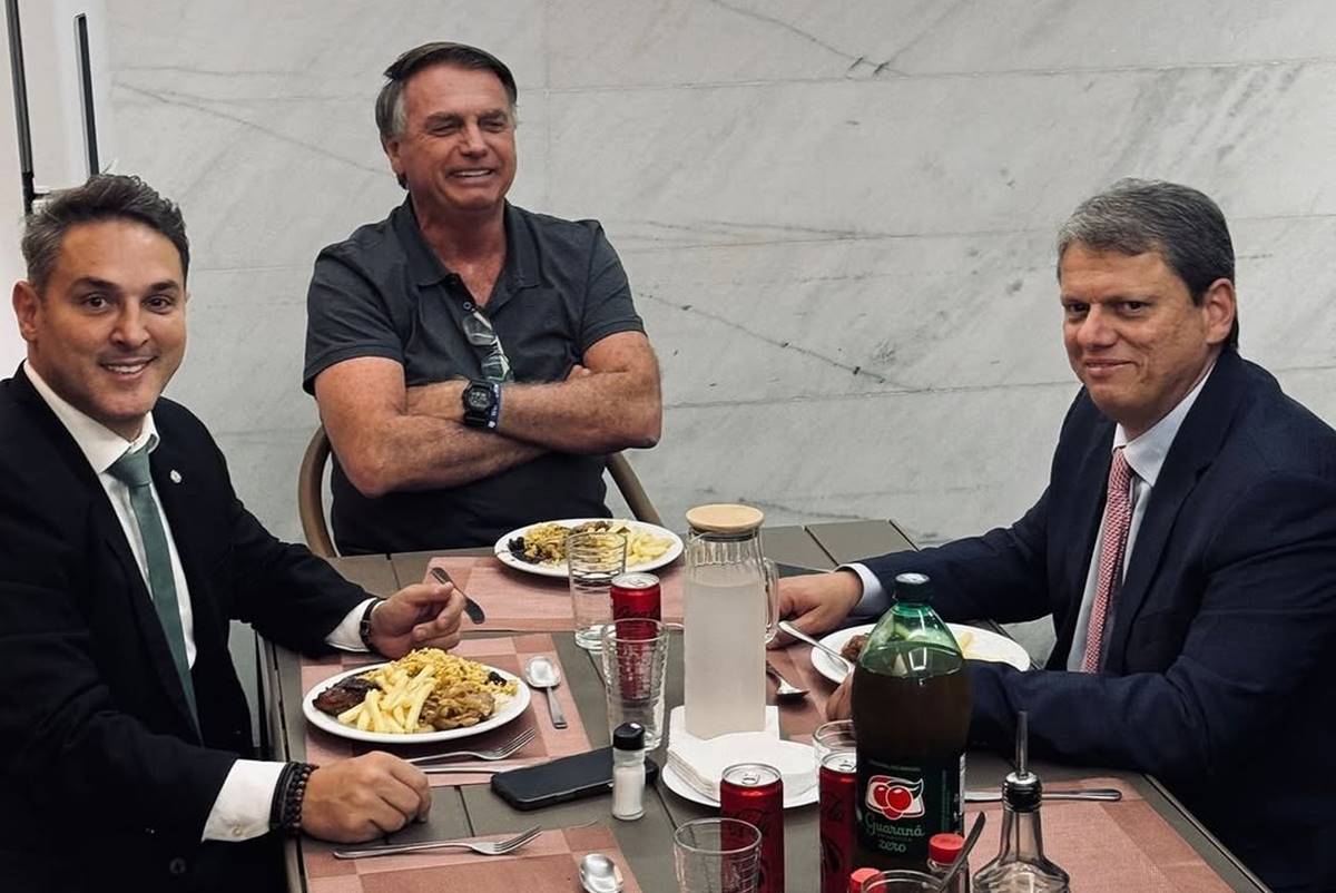 Almoço entre Jair Bolsonaro, Tarcísio de Freitas e Zucco
