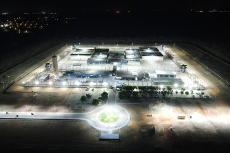 Vista área da Penitenciária de Mossoró. Iluminação no local foi reforçada. Muralhas serão erguidas
