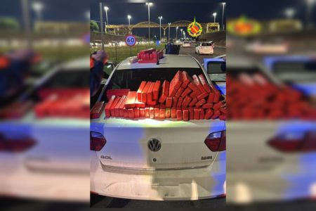 Paraguaios com tabletes de maconha
