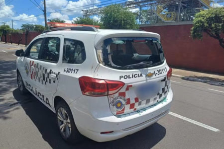 homem quebra vidro de viatura, foge e morre após pular de pontilhão