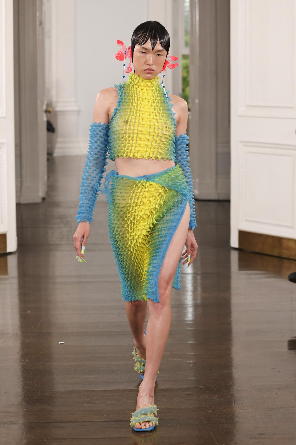 Look da grife Chet Lo com textura popcorn - Metrópoles