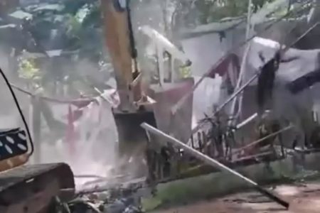 Demolição de teatro no Parque do Povo - Metrópoles