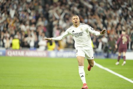 Imagem colorida de Mbappé - Metrópoles