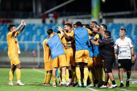 Imagem colorida de Brasiliense vence fora de casa e avança para semifinal da Copa Verde - Metrópoles