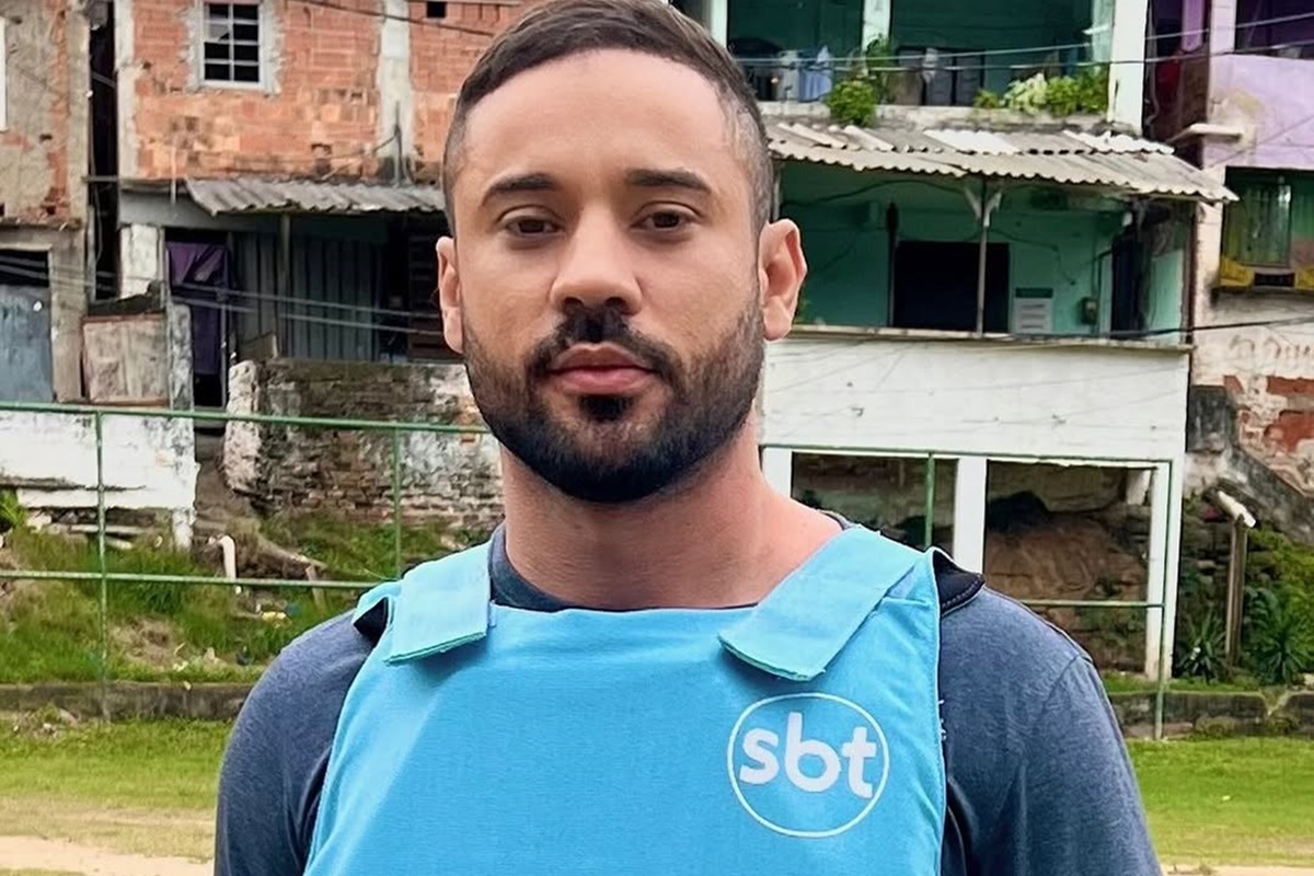 Repórter do SBT, Bruno Assunção é agredido durante cobertura da prisão de Oruam - Metrópoles