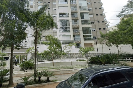 Fachada do Condomínio Pabamby, no Morumbi, em que boliviana de 19 anos foi resgatada vítima de trabalho escravo em apartamento de médicos. - Metrópoles