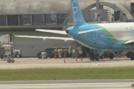 Avião azul