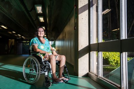 Daniela Serrate Maia recebe apoio da equipe médica e familiares na Rede Sarah de Reabilitação, após queda em casa alugada pelo Airbnb em Itacaré BA - Metrópoles