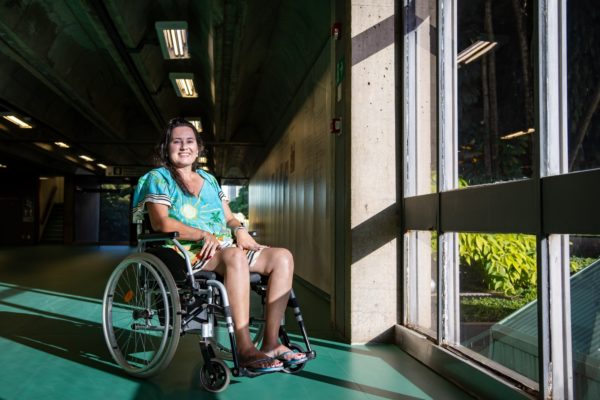 Daniela Serrate Maia recebe apoio da equipe médica e familiares na Rede Sarah de Reabilitação, após queda em casa alugada pelo Airbnb em Itacaré BA - Metrópoles