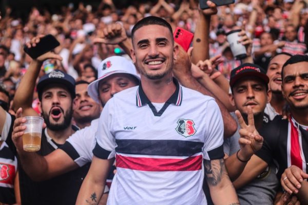 Imagem colorida de Thiago Galhardo - Metrópoles