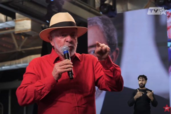 Imagem colorida do presidente Lula durante aniversário do Partido dos Trabalhadores (PT) - Metrópoles