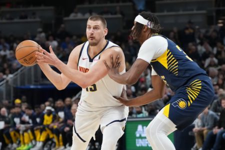 Imagem colorida de Jokic - Metrópoles