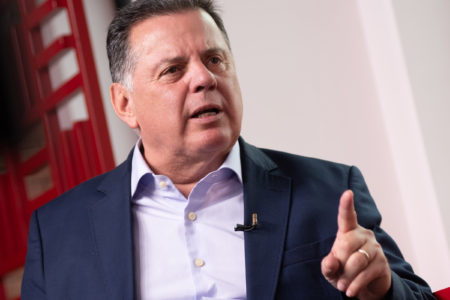 Ex-governador do GO, Marconi Perillo, é entrevistado no estúdio do portal Metrópoles