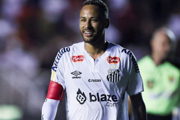 Neymar é clicado em uma das partidas pelo Santos - Metrópoles