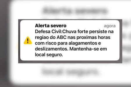 Imagens coloridas mostram mensagem de texto para celular com alerta severo sobre chuvas na Grande São Paulo