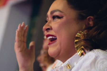 Foto colorida de Preta Gil no Carnaval - Metrópoles