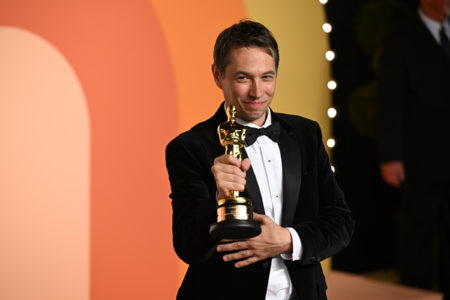Sean Baker durante o 97ª edição do Oscar realizada no Dolby Theatre 2025 em Hollywood, Califórnia Metrópoles