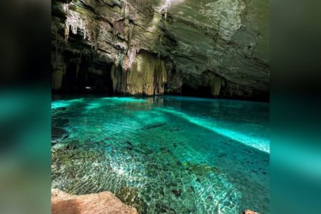 imagem colorida gruta lagoa azul mt