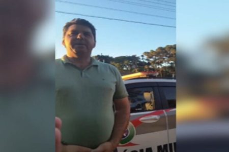 Imagem colorida de prefeito acusado de abuso de autoridade