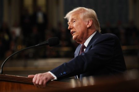 Imagem colorida de Donald Trump