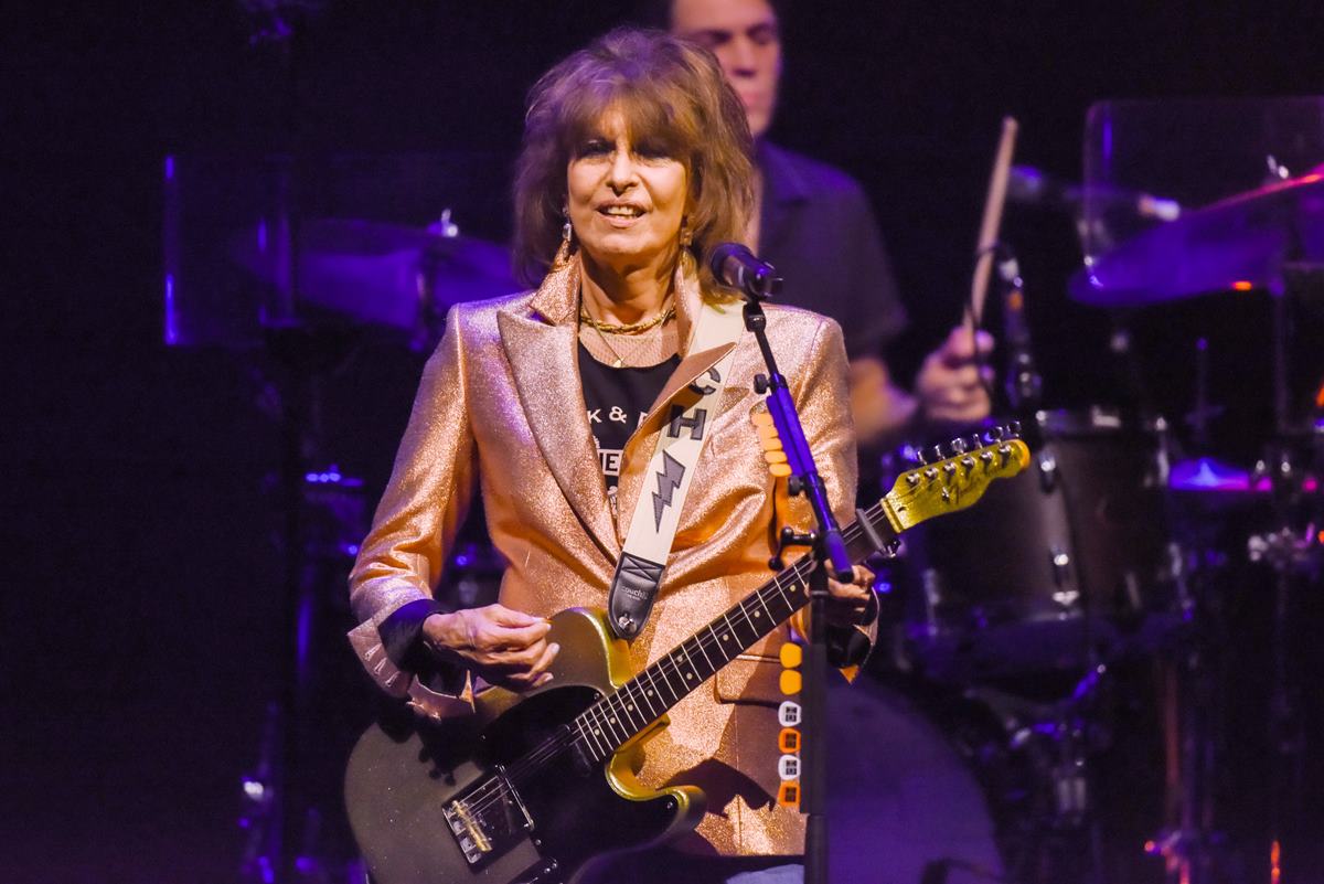 Foto colorida da banda Pretenders - Metrópoles