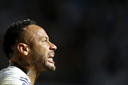 Foto colorida de Neymar Jr., jogador do Santos - Metrópoles