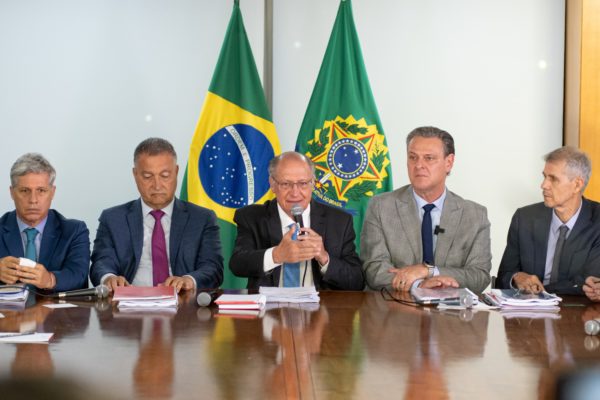 Geraldo Alckmin anunciou medidas visando a redução dos preços dos alimentos e zerar os tributos sobre vários alimentos importados - Metrópoles