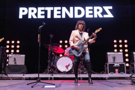 Foto colorida do Pretenders, atração do Metrópoles Music - Metrópoles