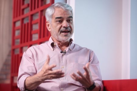 Humberto Costa, presidente interino do Partido dos Trabalhadores, é entrevistado no estúdio Metrópoles