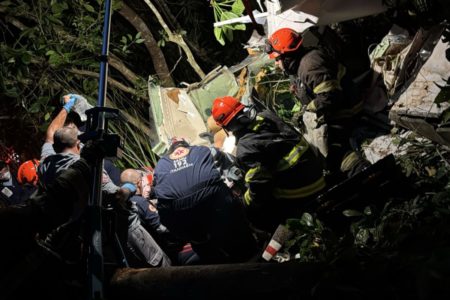 Queda de avião em Itanhaém - Metrópoles