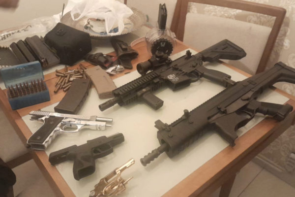 Polícia encontra arsenal de armas em São José dos Campos