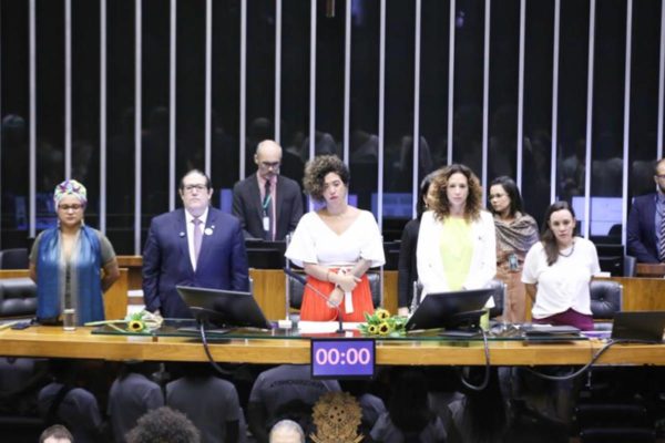homenagem marielle franco anderson gomes câmara dos deputados - Metrópoles