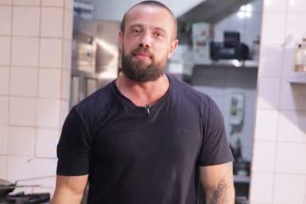 Rafael Cardoso revela compulsão sexual e mensagens para atriz menor - Metrópoles