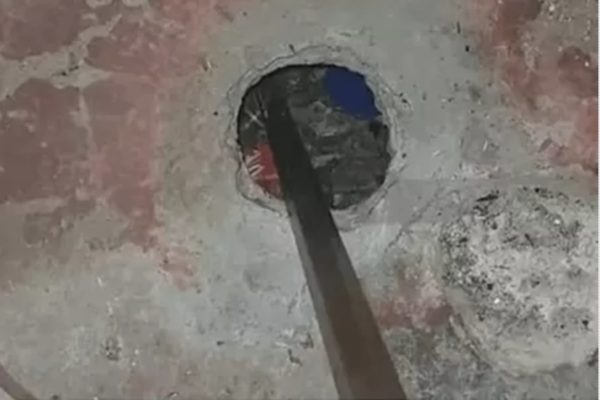buraco em cela de cadeia