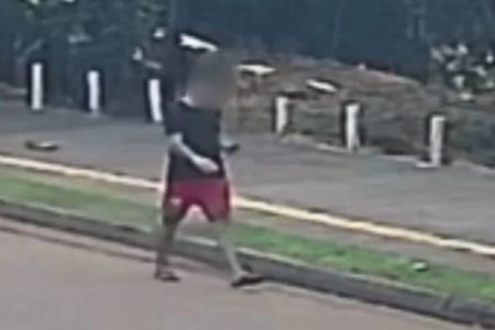 imagem colorida homem suspeito de abaixar bermuda e tentar agarrar adolescente em goias