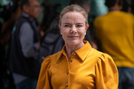 Imagem colorida da ministra Gleisi Hoffmann (Relações Institucionais) - Metrópoles
