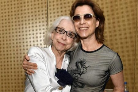 Foto colorida de Fernanda Torres e Fernanda Montenegro - Metrópoles