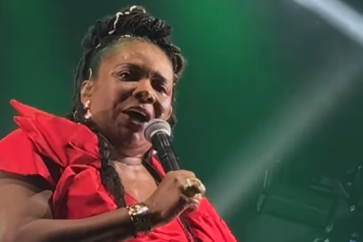 Ministra da Cultura, Margareth Menezes se apresenta no Carnaval de Fortaleza